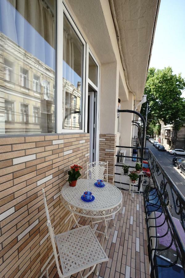 Wine Hostel ティビリシ エクステリア 写真